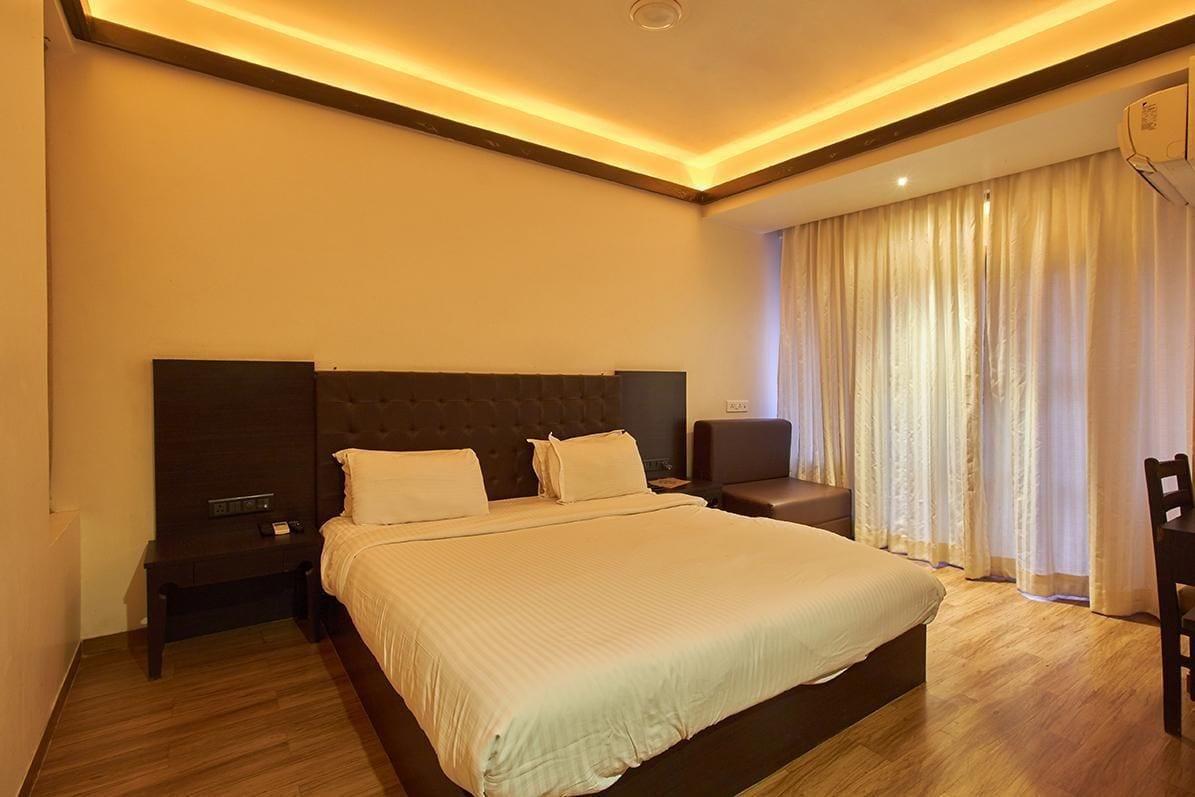 Sinq Beach Resort Calangute Esterno foto