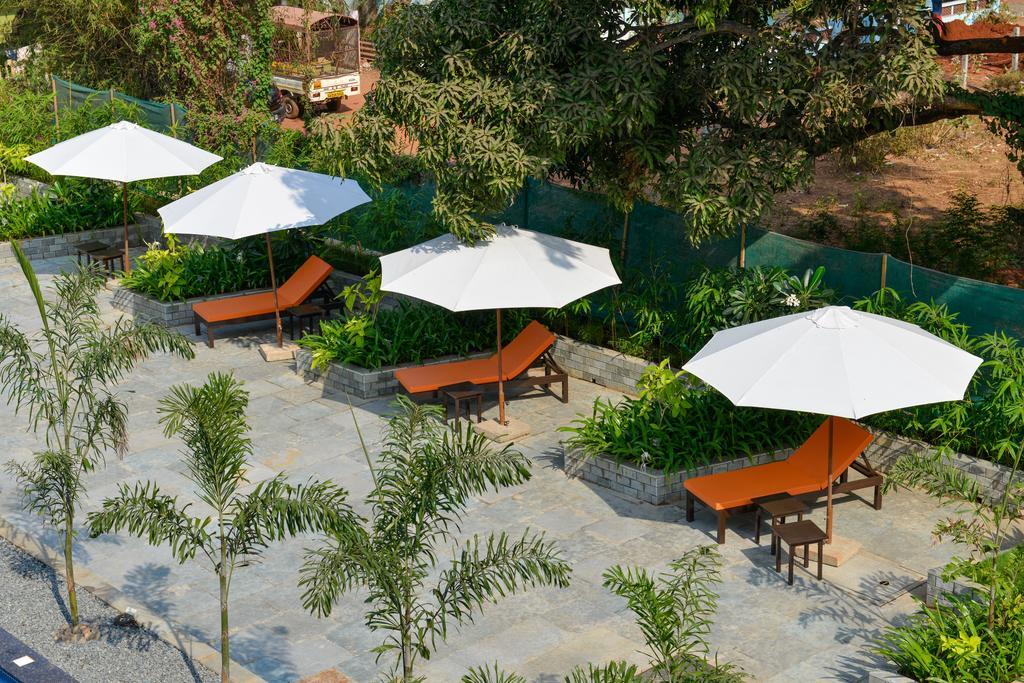Sinq Beach Resort Calangute Esterno foto