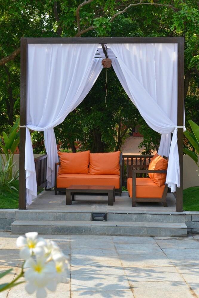 Sinq Beach Resort Calangute Esterno foto