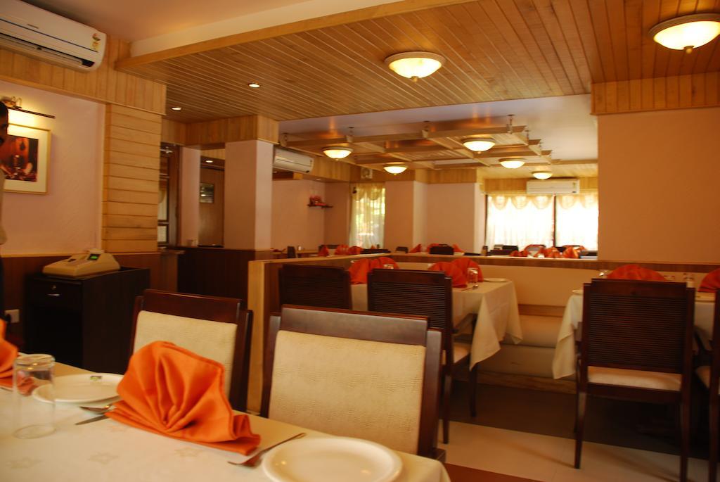 Sinq Beach Resort Calangute Esterno foto